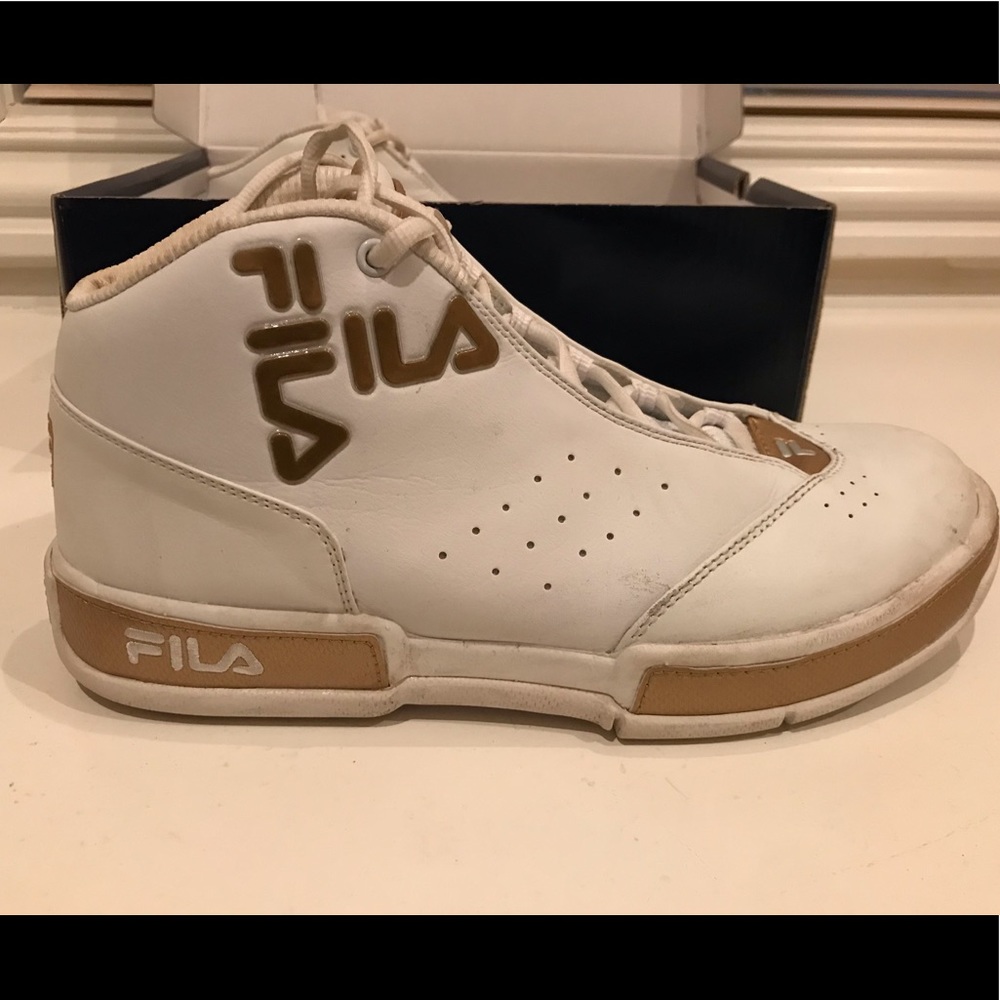 Fila women’s basketball shoes size US 8 1/2